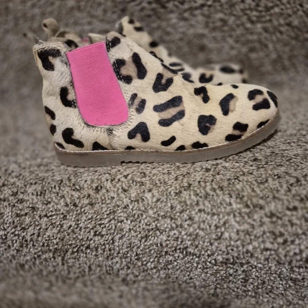 Mini Boden Pink Animal Print Boots